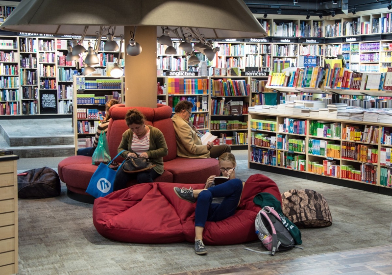 vente-CASTELLAR-min_books_bookstore_book_reader_readers_reading_shop_sale_books-849006