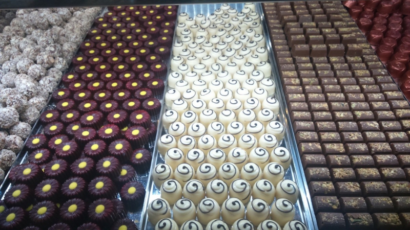 vente-CASTELLAR-min_chocolates_milk_chocolate_white_chocolate_truffles_candy_food_treat_cacao-1213769